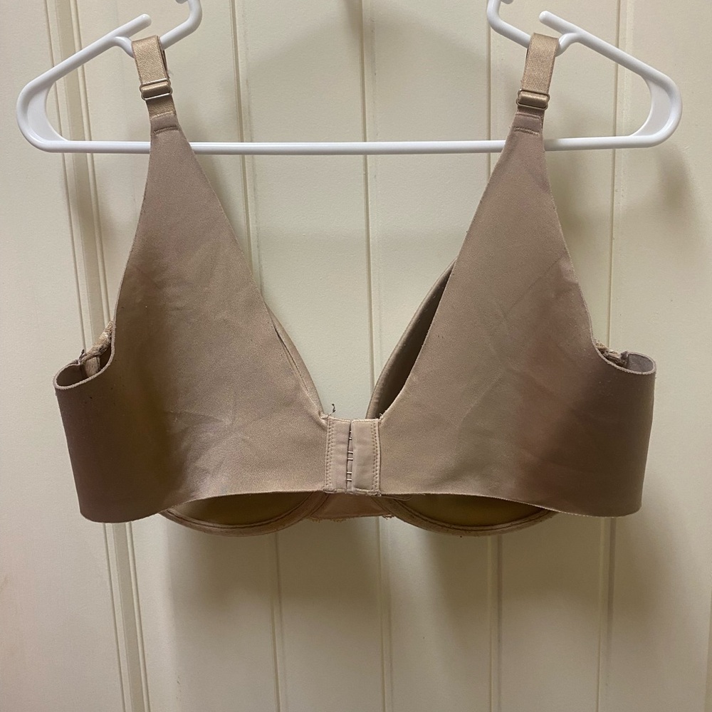 Soma Vanishing Back-Size 38D-Underwire - Picture 2 of 8